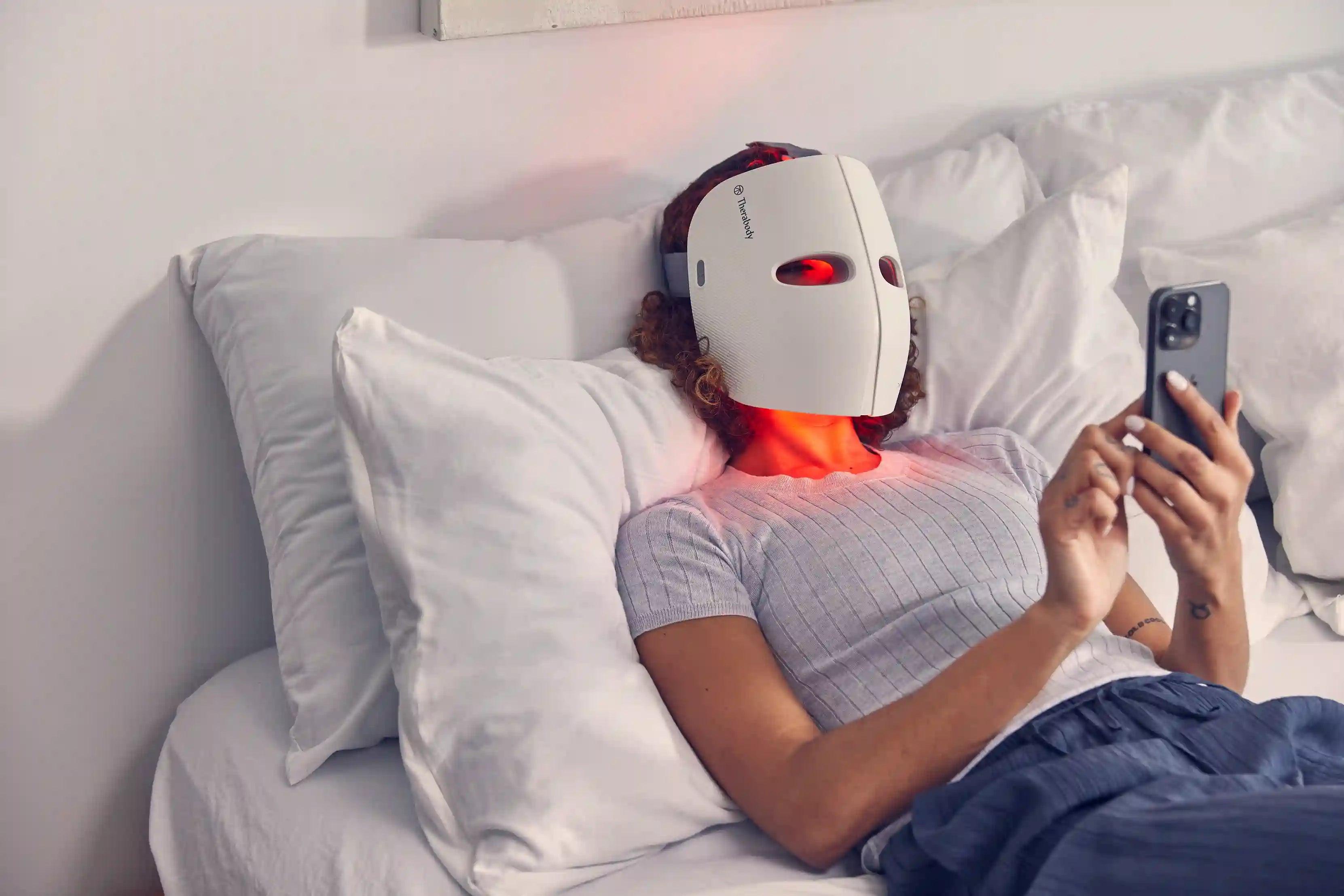 Understanding the science behind portable light therapy wands for effective skincare treatment and cellular regeneration